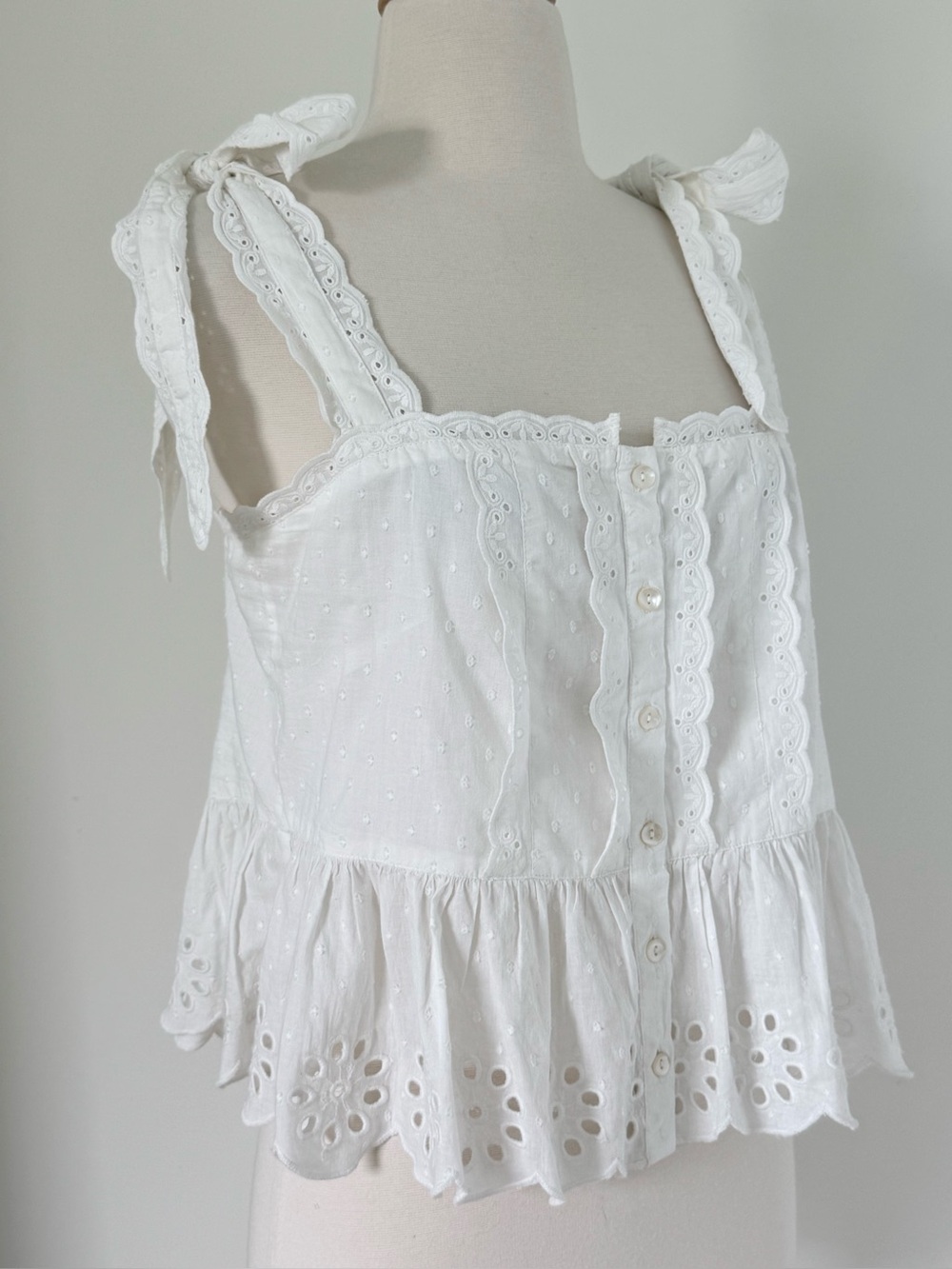 Farm Rio White Lace Eyelet Cropped Tie-Strap Bow Top Small NWOT